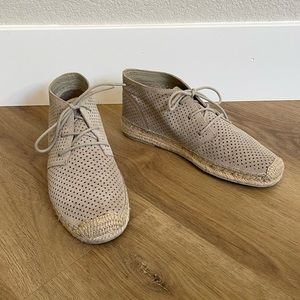 Dolce Vita Tibbie taupe espadrille sneakers, size 8